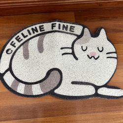 Feline Fine Cat-Shaped Door Mat – Super Cute Design!