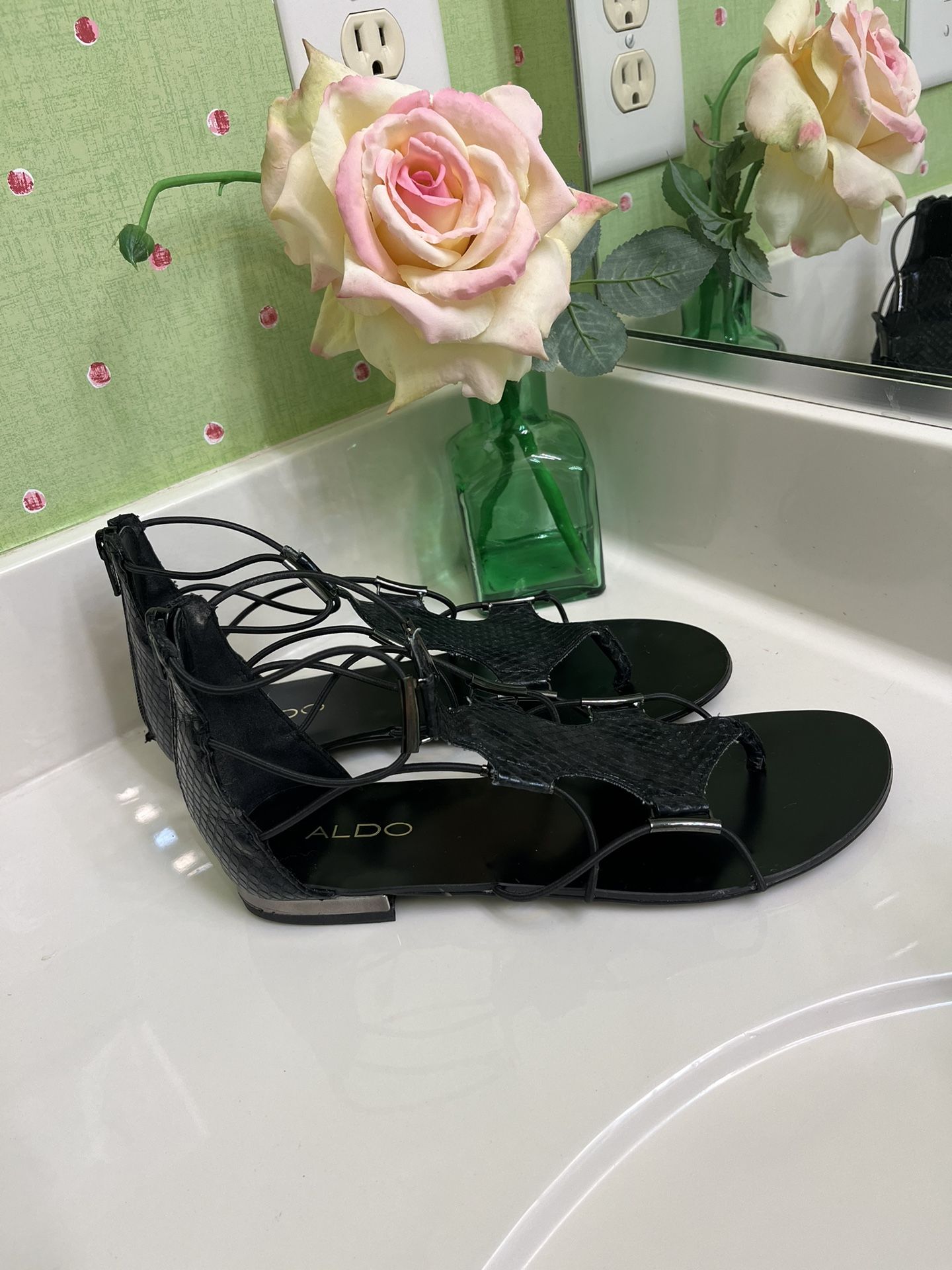ALDO SANDALS SIZE 7.5