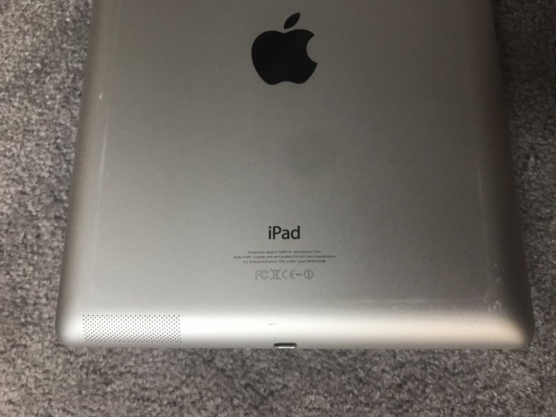Ipad 4th gen 16gb wifi + 4G Cellular unlocked - $140 FIRM PRICE