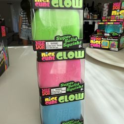 NeeDoh glow Cube 