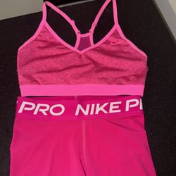 Women’s Nike Workout Set (Sports Bra & Shorts)