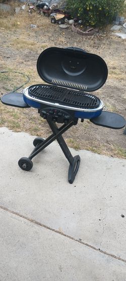 Coleman Grill with Wheels