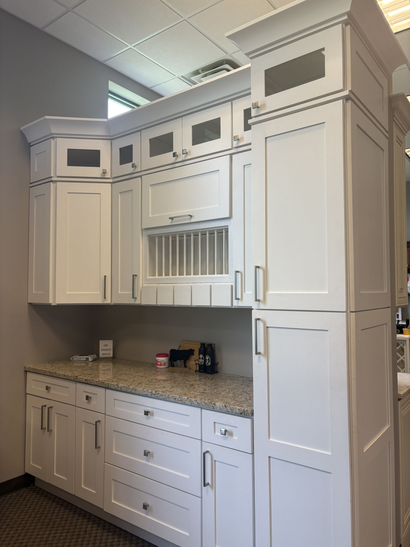 Kitchen Cabinets And Quartz