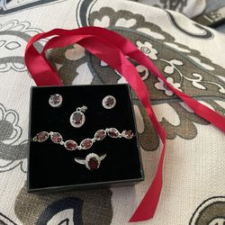 Garnet Jewelry Set
