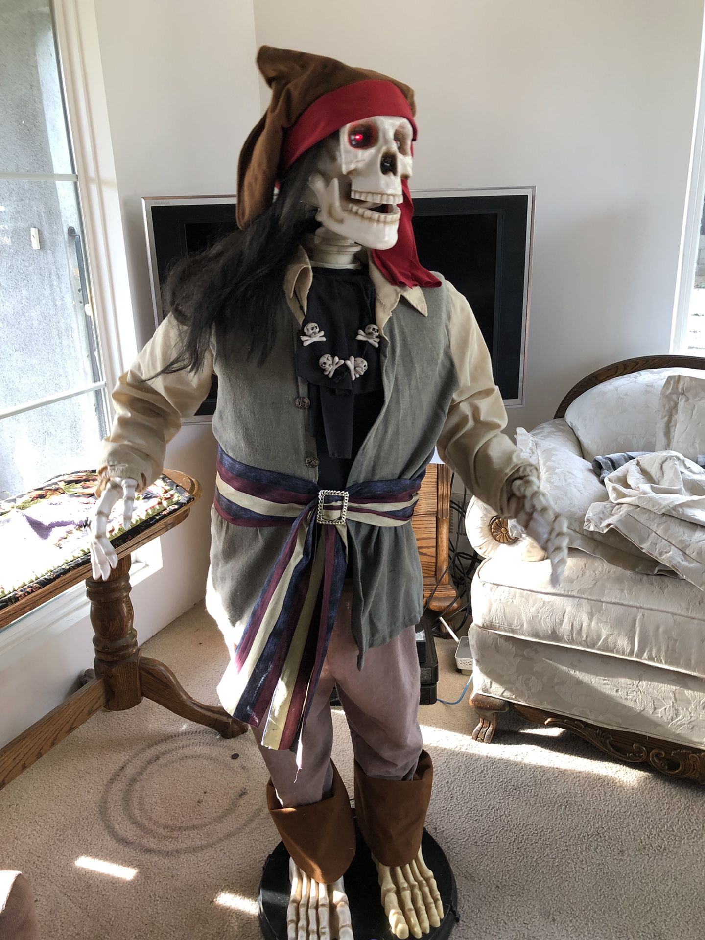 Gemmy Halloween (or not) Animated Singing Skeleton Pirate