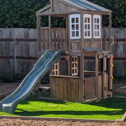 Kid Kraft Two Story Playhouse
