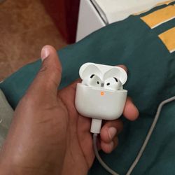 AirPod 4