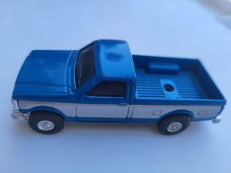 ERTL Ford F-150 / F-250 pickup truck replica vintage 1980s, 1:64 scale diecast