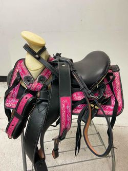 Montura charra bordada para pony