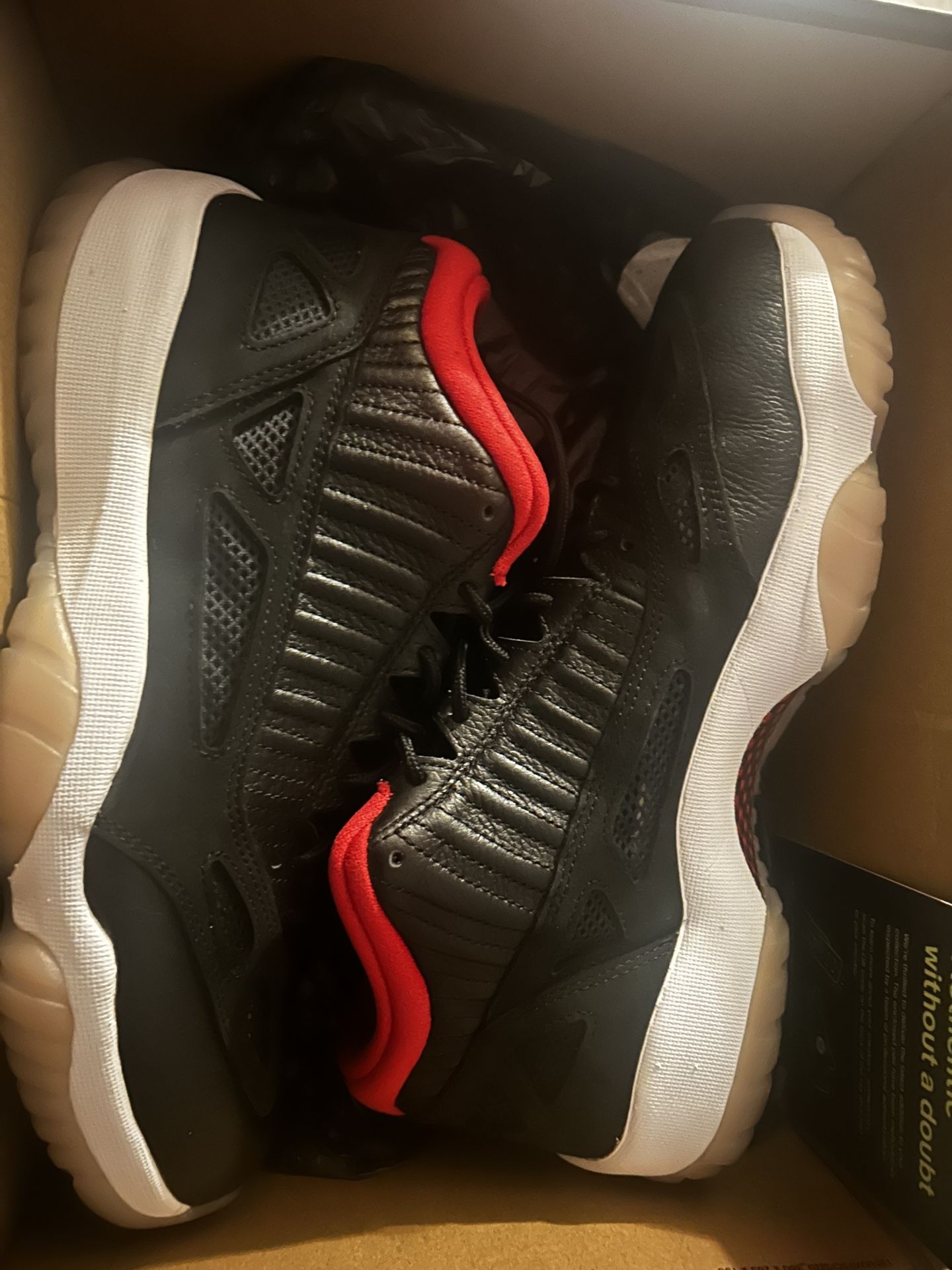 Air Jordan 11 I.E. Bred Low Size 12 M