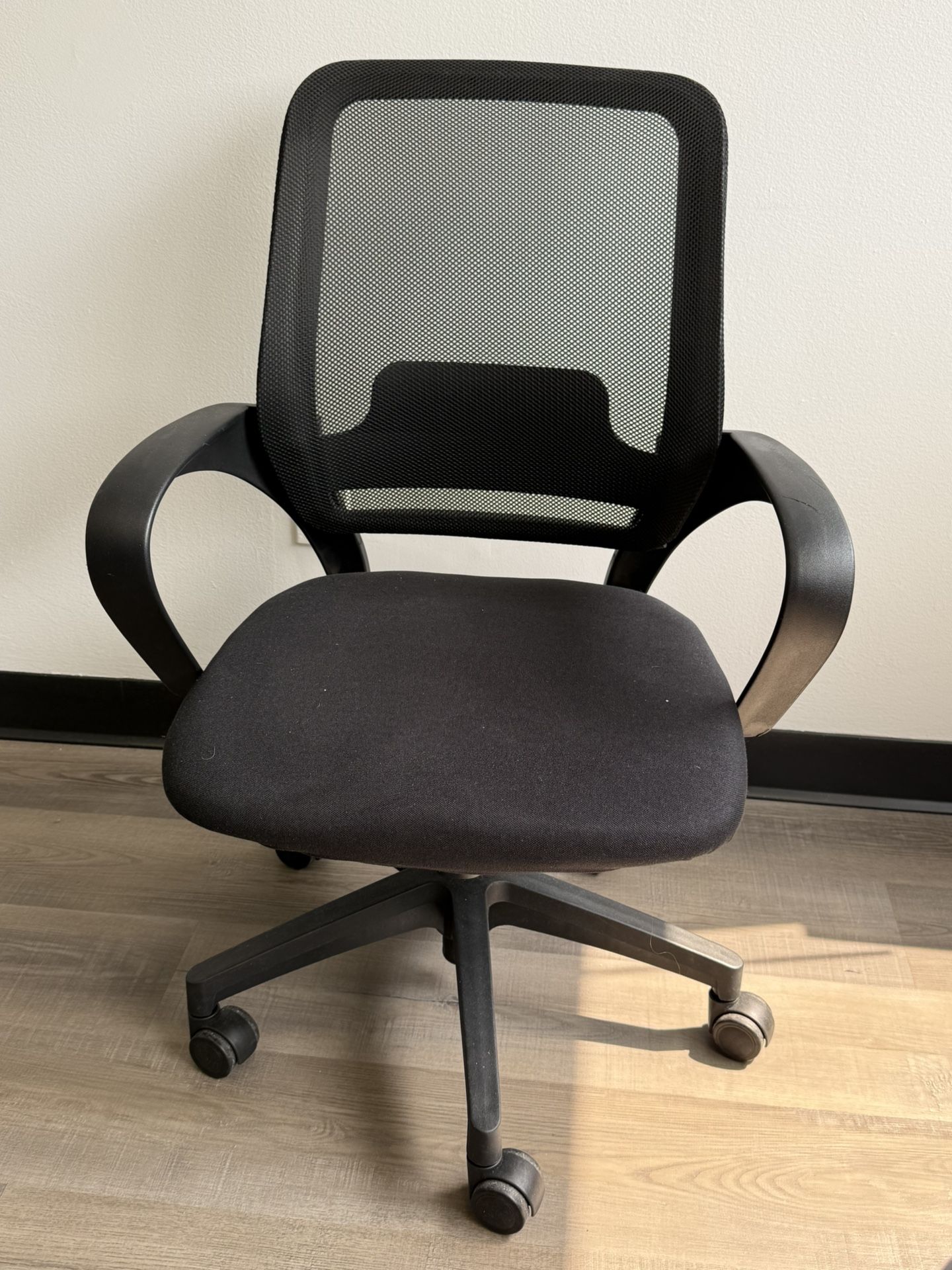 Black Mesh Office Chairs