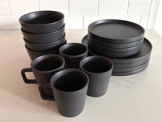 16pc Black Matte Dinnerware Set