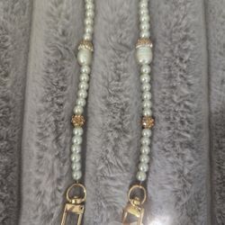 EYEGLASS HOLDER - PEARL AND RHINESTONES