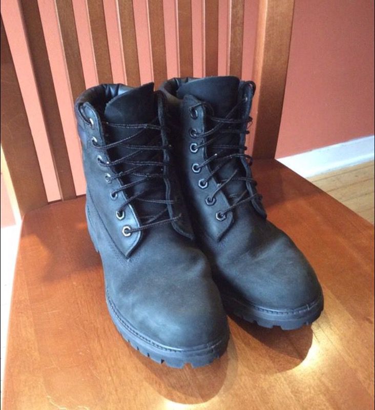 Men's Size 6 Timberland Boots - Black
