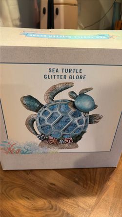 Sea turtle water globe