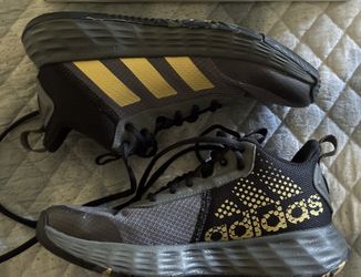 ADIDAS SIZE 3 BOYS/YOUTH