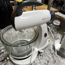 Sunbeam Mixer With Attachments. 