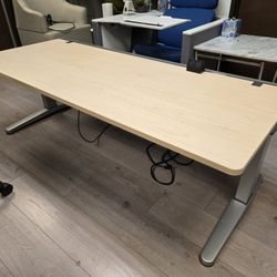 LIKE NEW! STEELCASE ELECTRIC HEIGHT ADJUSTABLE SIT STAND DESKS/TABLES QUANTITY RETAIL OVER $2000 EACH 🔥100 AVAILABLE!🔥 ONLY $499 EACH!