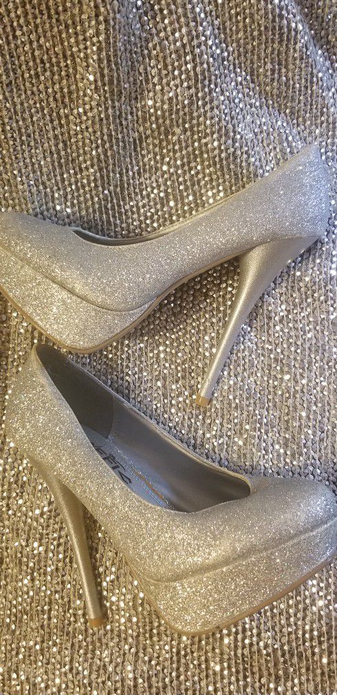 Size 7 Silver Glitter Stilettos Heels