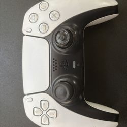 PS5 Dualsense Controller  (Has Stick Drift On The Right Side) But Is Fixable