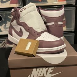 AIR JORDAN 1 RETRO HIGH MUAVE SIZE 10.5