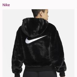 Women’s Nike Sportswear Essential Faux Fur Hoodie