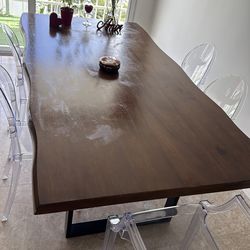 Sturdy wood dinning table