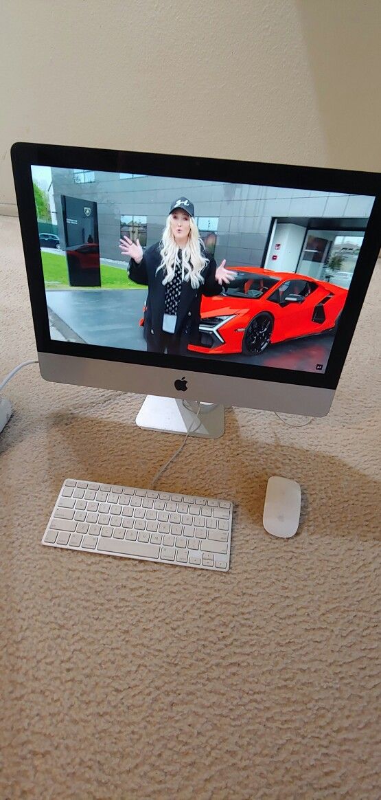 21" Apple iMac Intel i5 500gb Hd Working Fine