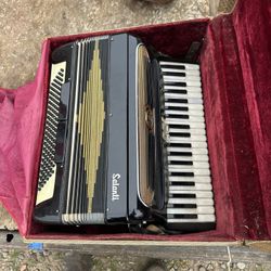 Salanti. Accordion. 