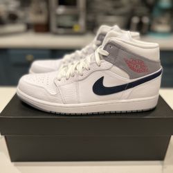 Air Jordan 1 Mid Paris White 