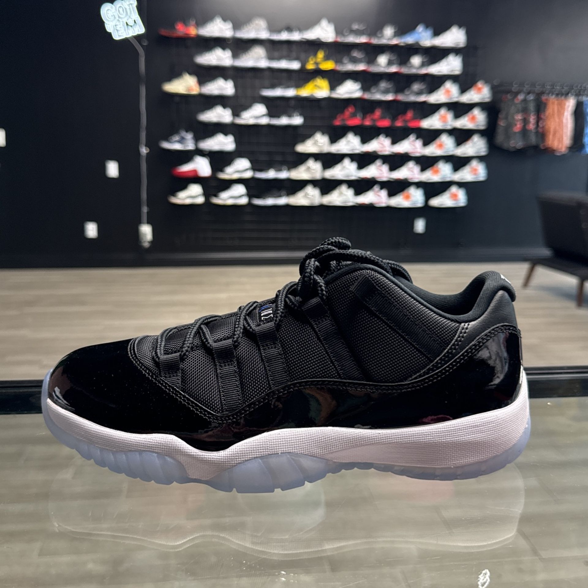 Jordan 11 Space Jam