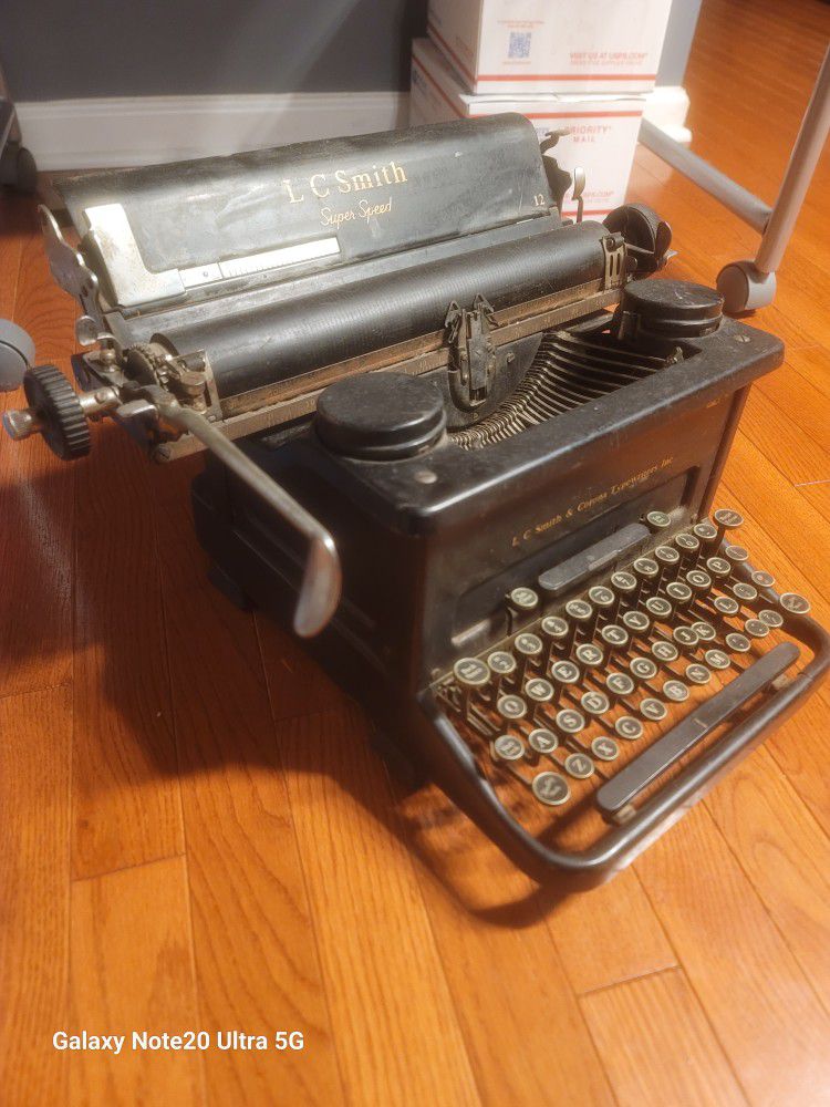 1937 ANTIQUE TYPEWRITER-  L.C. Smith Super Speed Typewriters
