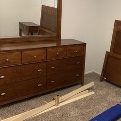 9 Drawer Dresser With Mirror 