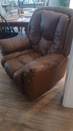 Charming recliner!!!