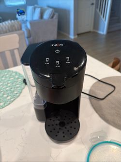 Instant coffee pot for pods