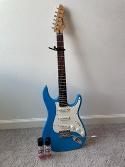 Blue Peavey Strat-Style Electric Guitar – Professionally Set Up