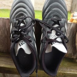 Adidas soccer cleats 2025 size 8