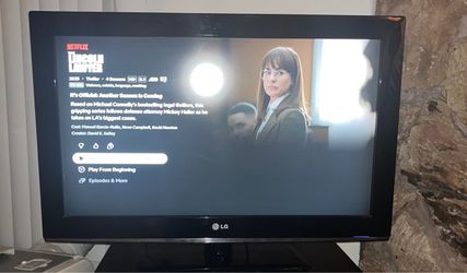 32 inch tv (great condition)