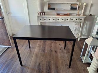 Desk/ table