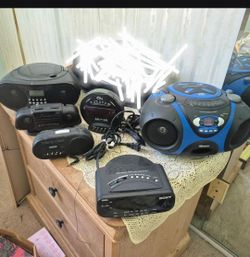 Portable Radios AM FM CD / AM FM/ AM FM Clock Radio All Unused