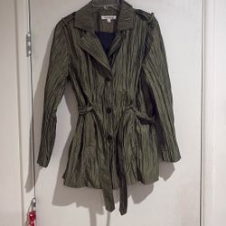 Med Green TravelSmith Crinkle Short Trenchcoat