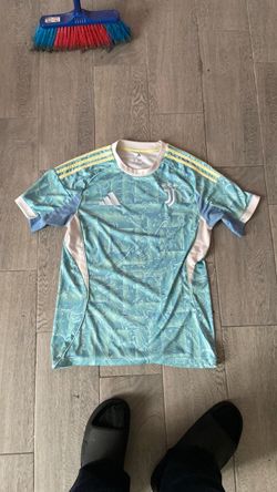 adidas Juventus 2025/26 Away Jersey.