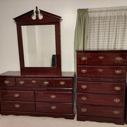 Dresser Set - 4 Pieces - Cherry - Vaughn Bassett Heritage Line