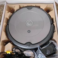 iRobot Roomba 676 Robot Vacuum Cleaner