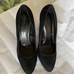 Forever 21 Suede Black High Heel 