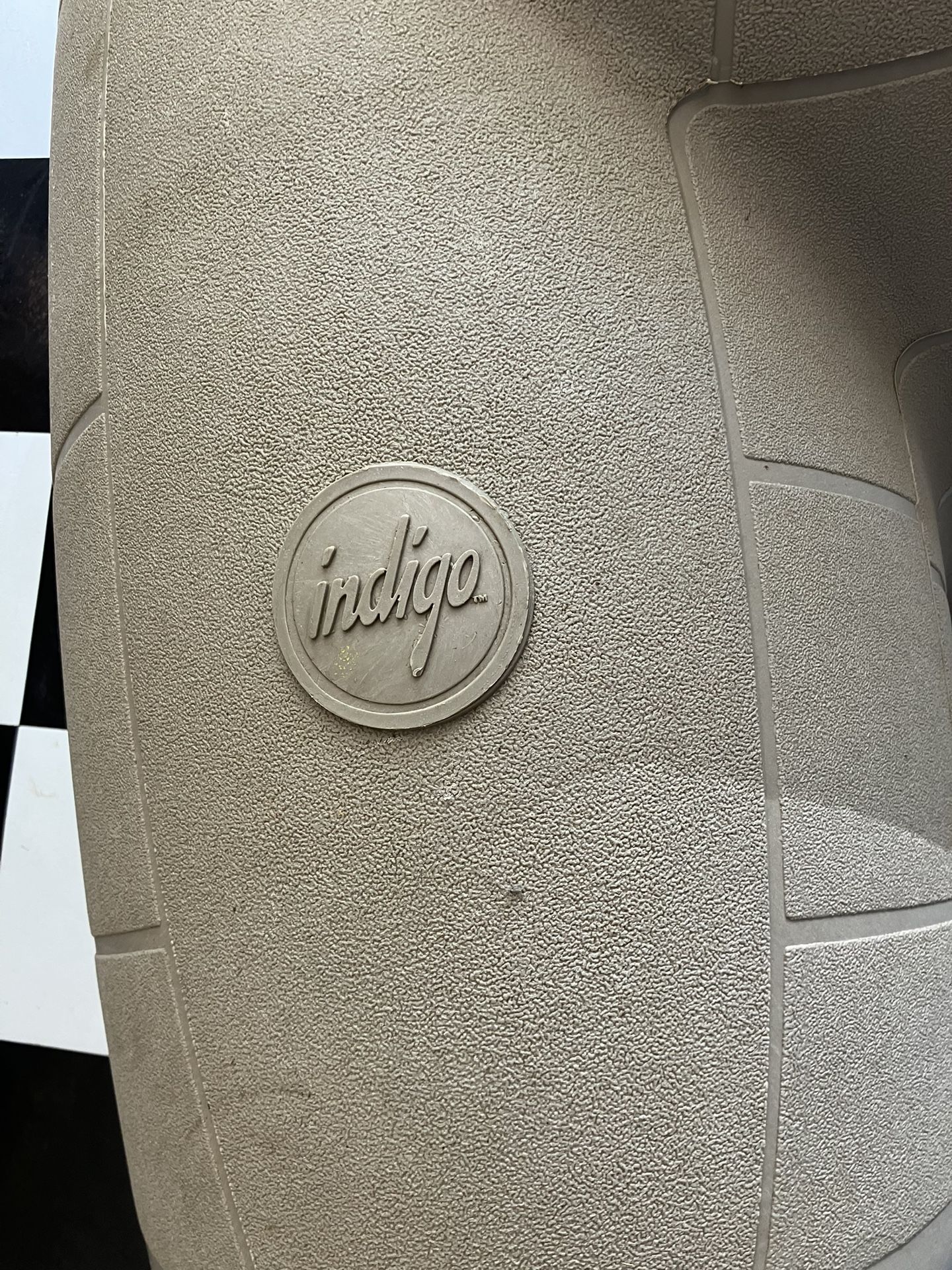 Igloo Dog House