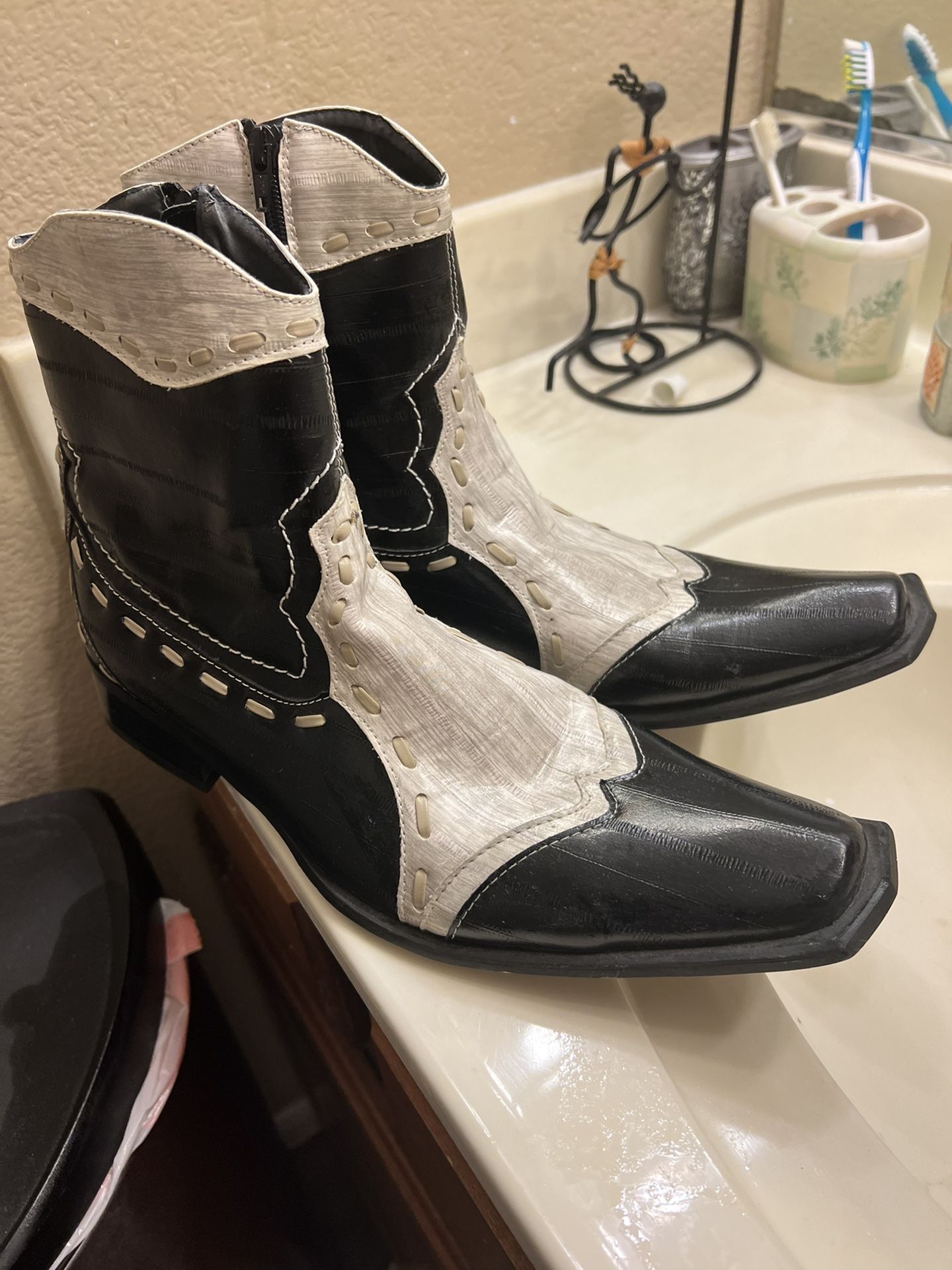 Antonio Zengara Black And White Leather Boots.. Styled In Italy.
