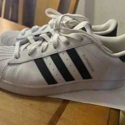 Adidas superstars