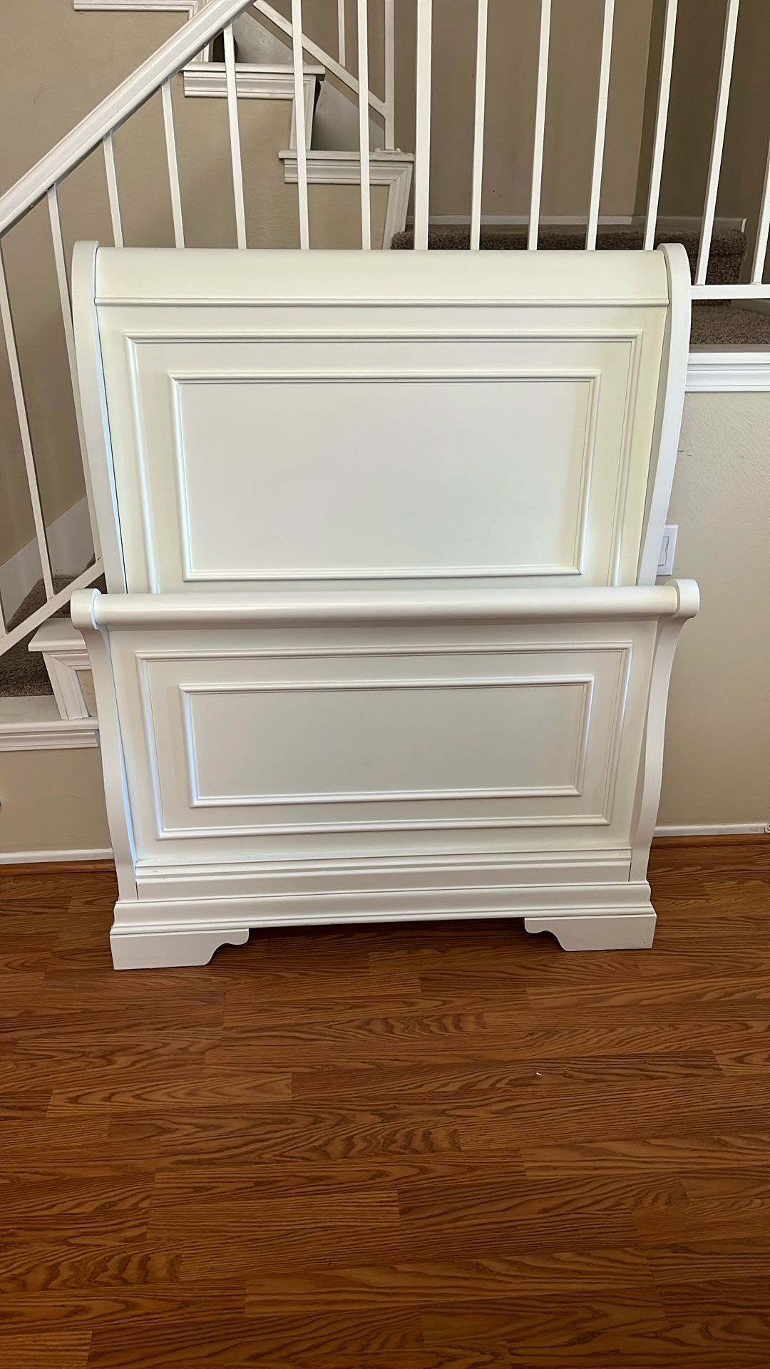 Twin Sleigh Bed