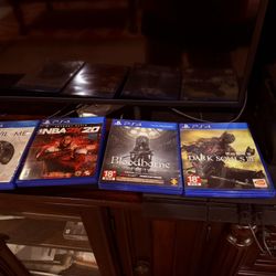 Black PS4 +4 Games 